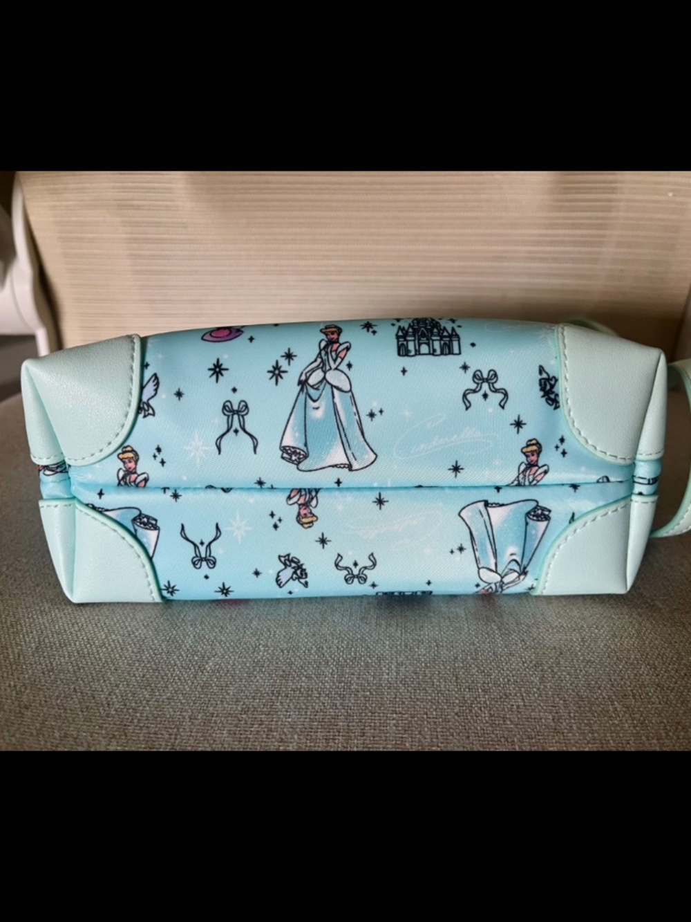 Stoney Clover Disney Cinderella pouchette 02 - Picture 3 of 6